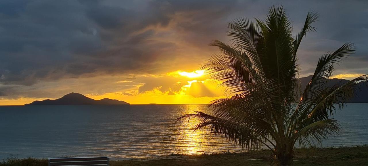 Cardwell Beachfront Motel المظهر الخارجي الصورة