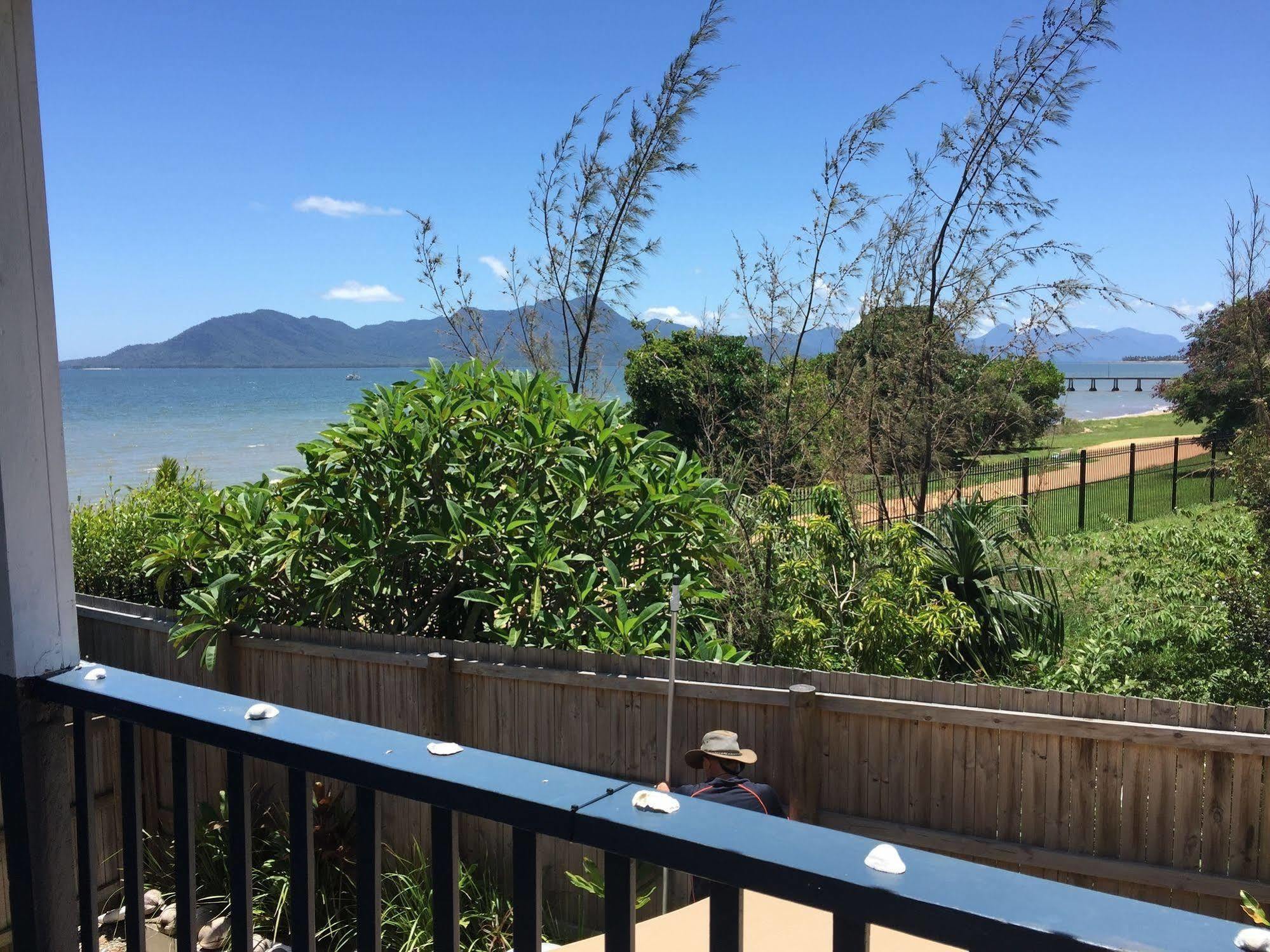 Cardwell Beachfront Motel المظهر الخارجي الصورة